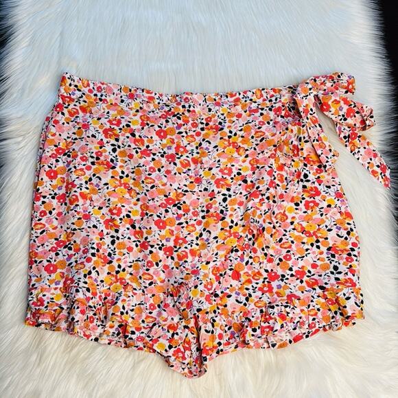 JDY Life ASOS Multicolor Floral Short - Picture 2 of 8